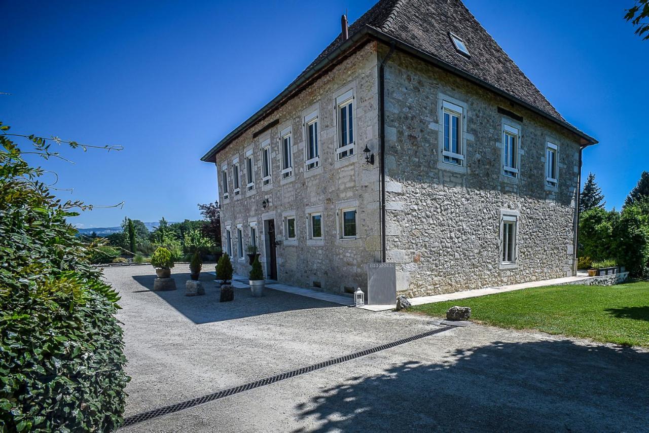 Domaine Du Manoir Bed and Breakfast Les Avenières Exteriör bild