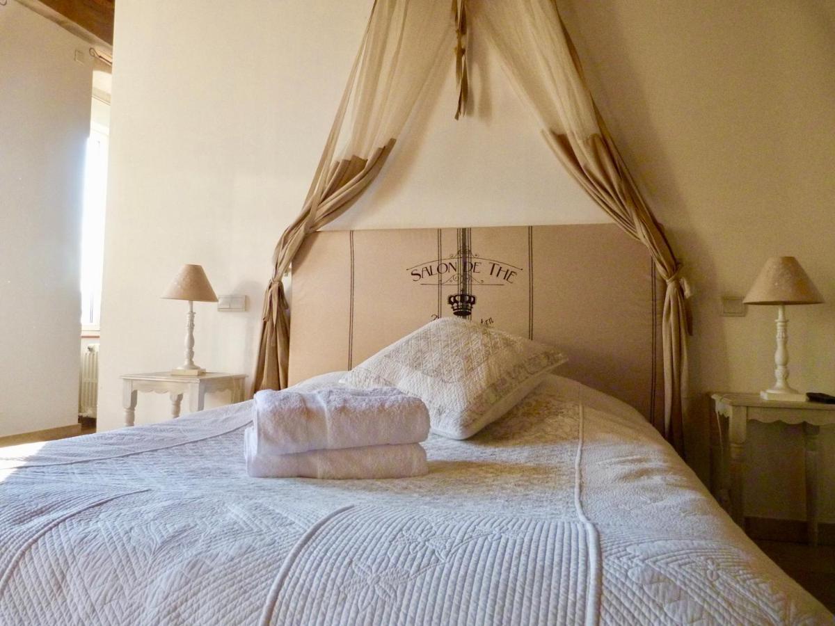 Domaine Du Manoir Bed and Breakfast Les Avenières Exteriör bild
