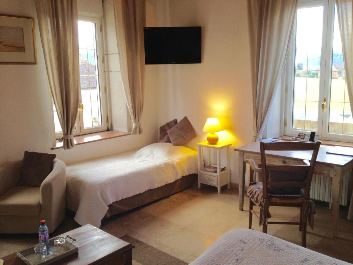 Domaine Du Manoir Bed and Breakfast Les Avenières Exteriör bild
