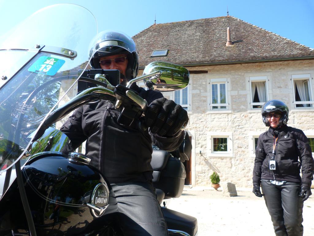 Domaine Du Manoir Bed and Breakfast Les Avenières Exteriör bild