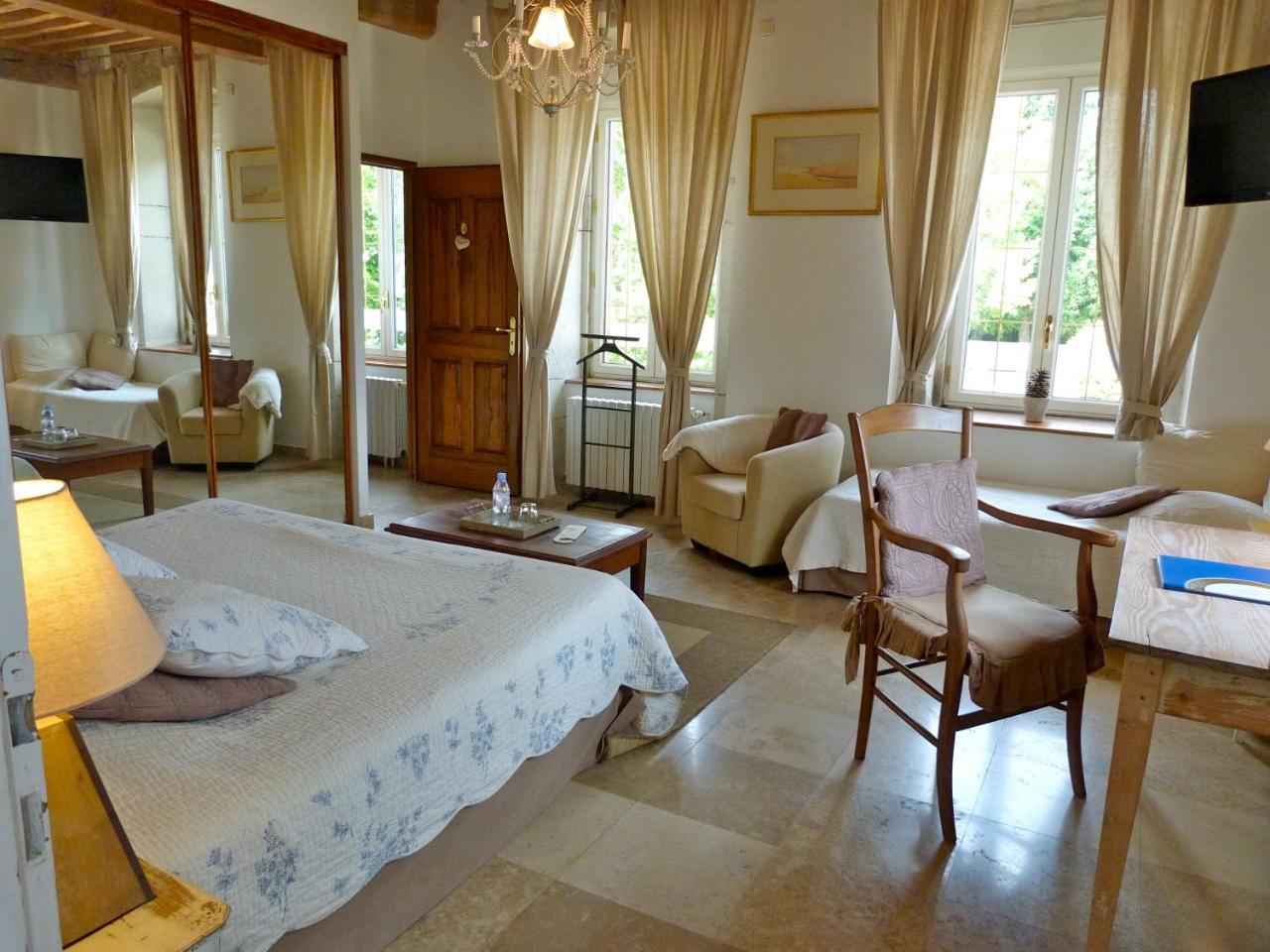 Domaine Du Manoir Bed and Breakfast Les Avenières Exteriör bild